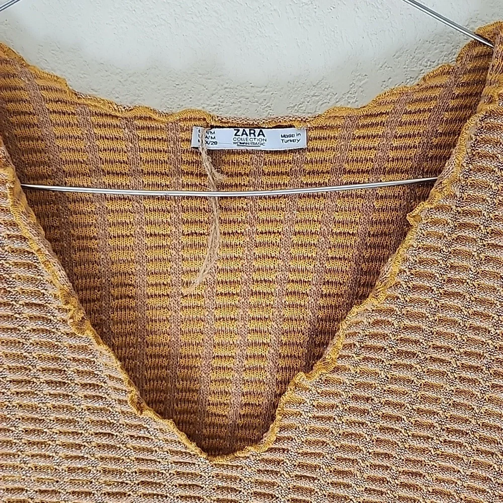 Zara Women's Textured Mustard Yellow Lightweight Sweater Gold threading Sz Med
